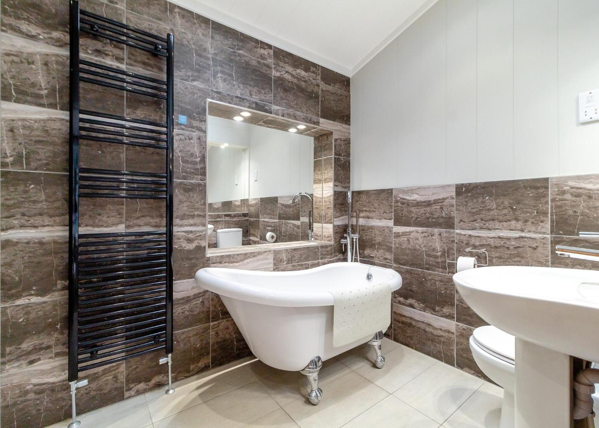Norfolk Woods Resort And Spa Narborough  Oda fotoğraf