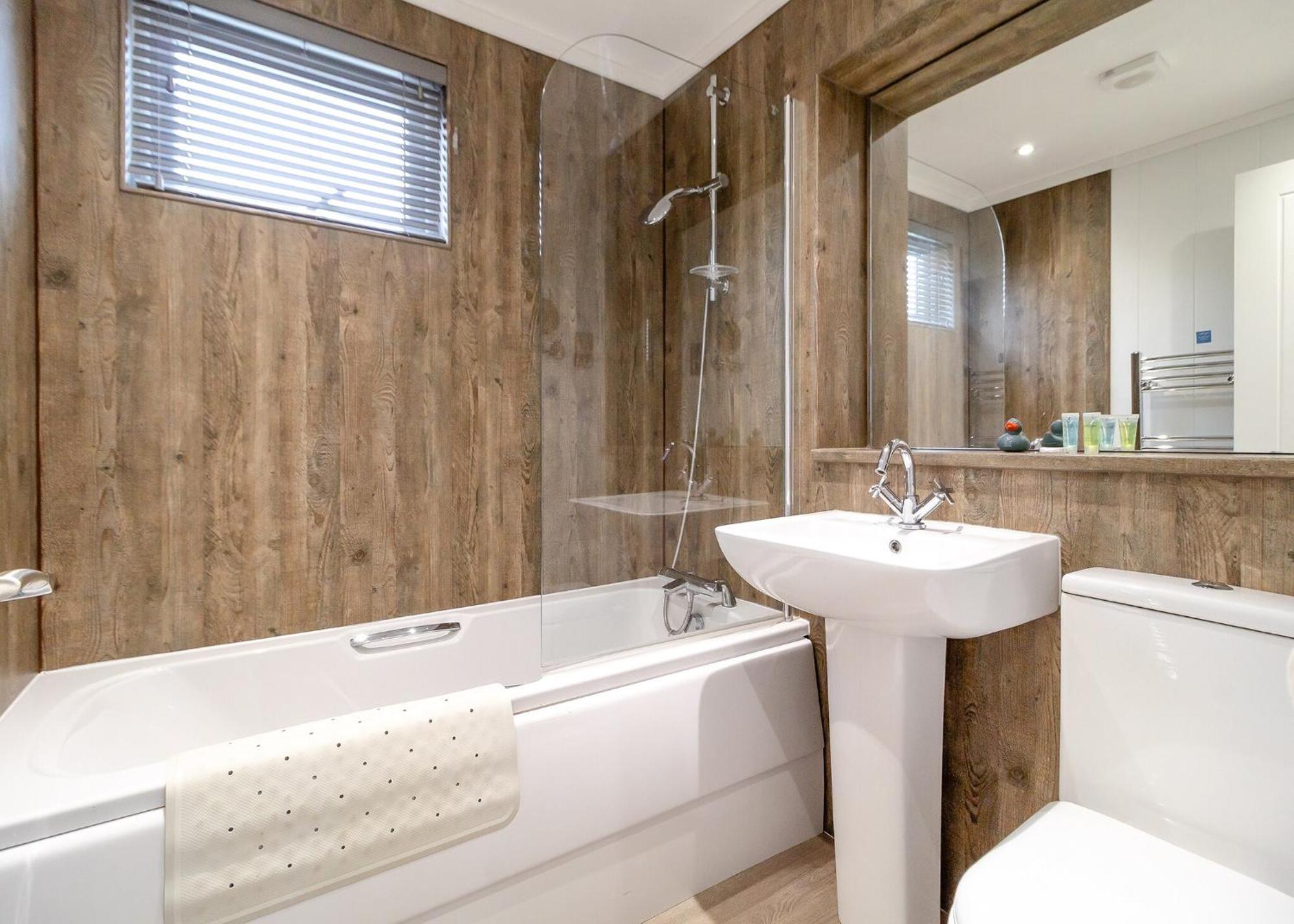 Norfolk Woods Resort And Spa Narborough  Dış mekan fotoğraf