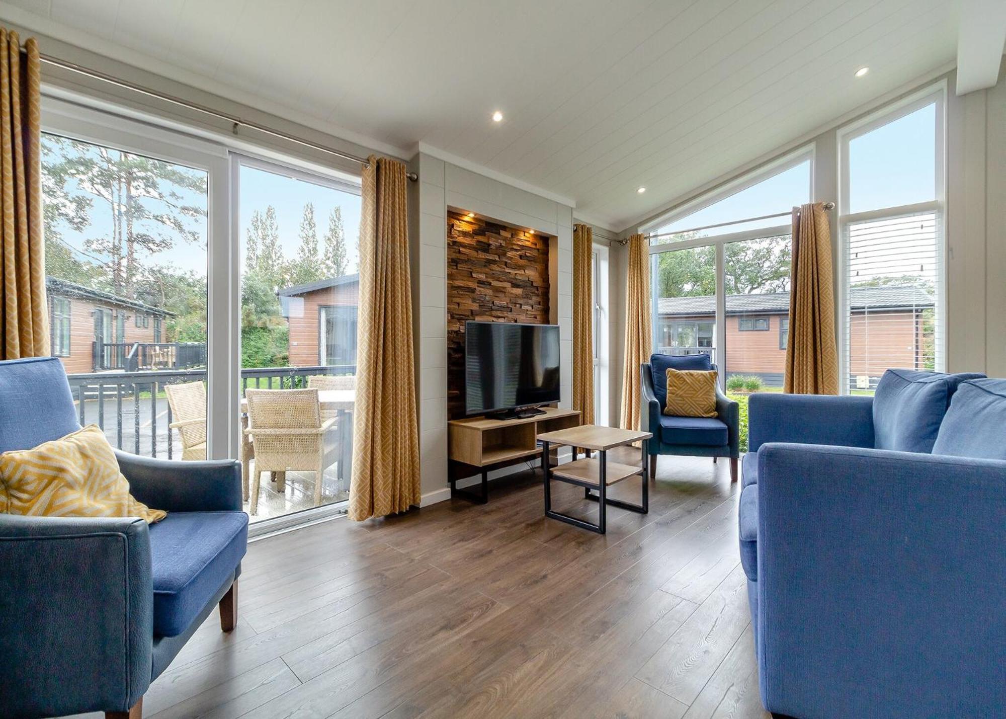 Norfolk Woods Resort And Spa Narborough  Oda fotoğraf