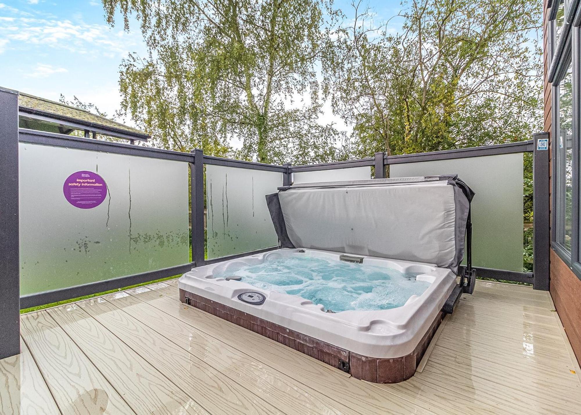 Norfolk Woods Resort And Spa Narborough  Dış mekan fotoğraf